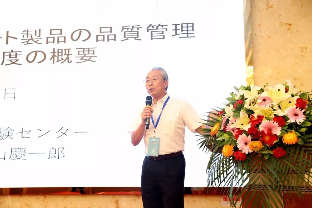 图片包含 游戏机, 桌子

描述已自动生成